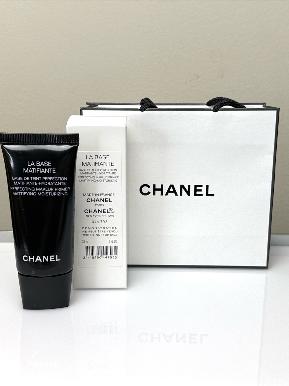 CHANEL • La Base Matte Primer